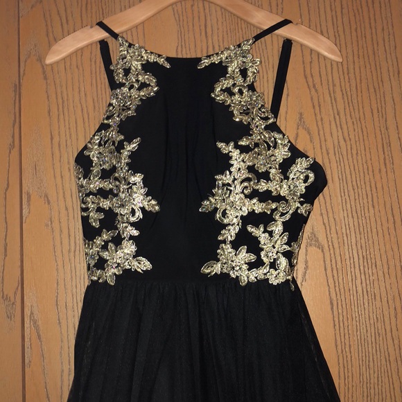 Dress - Picture 3 of 4